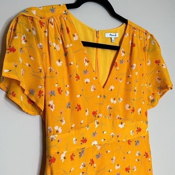 Madewell Silk Belladonna Dress in Painted Carnations 0 - Picture 3 of 8